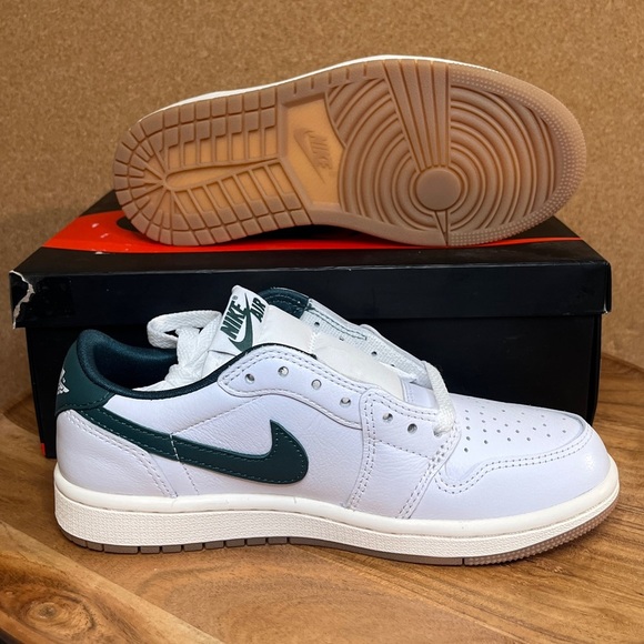 Nike
Jordan 1 OG low
Brand new - Picture 2 of 15